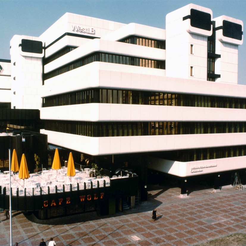 Harald Deilmann: WestLB Dortmund, 1978 - Foto: Baukunstarchiv NRW, Nachlass Harald Deilmann