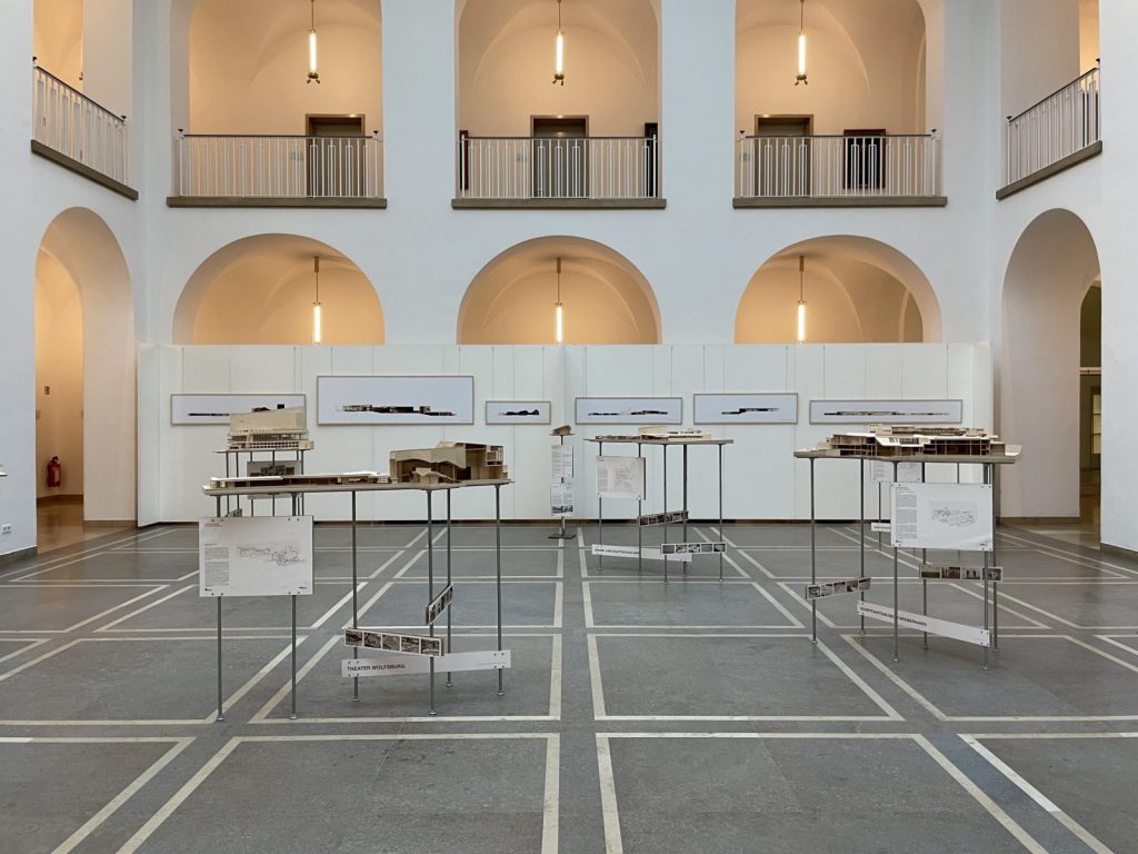 SCHAROUN. Sieben Modelle - Ausstellung im LWL-Landeshaus, Münster - Foto: Stefan Rethfeld