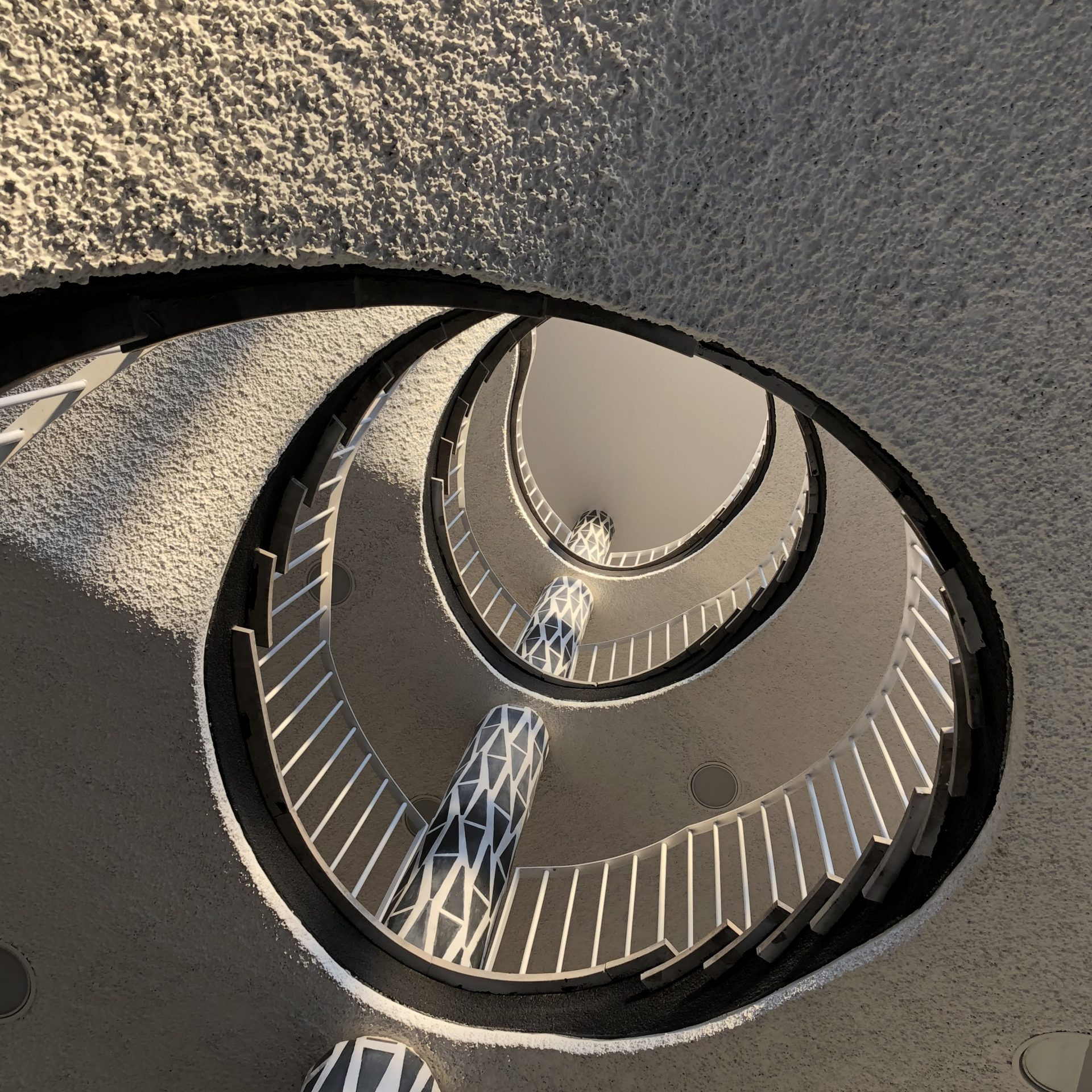 Ehem. Landwirtschaftskammer Münster (1951/52) - Treppenhaus (Kunst am Bau: Vincenz Pieper) - Architektur: Walter Hämer mit Werner Ruhnau; Sanierung und Umbau: Peter Bastian (2006/07) - Foto: Stefan Rethfeld (2025)