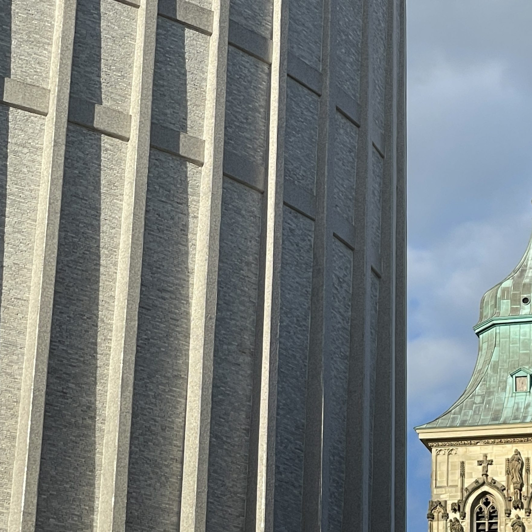Wie Phoenix aus der Asche: Das neue Theater in Münster (1956) - vor fast 70 Jahren erbaut vom Architektenteam: Harald Deilmann, Max von Hausen, Ortwin Rave und Werner Ruhnau. Foto: Stefan Rethfeld (2025)