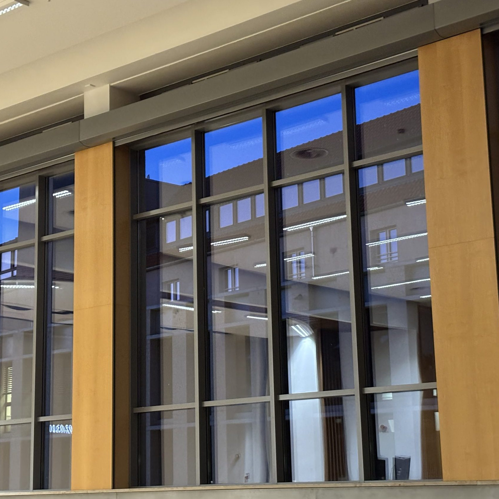 Architektur im Kontext: Prof. Felix Waechter (Darmstadt) - Blick aus dem Hörsaal F1 der Universität Münster - Foto: Stefan Rethfeld