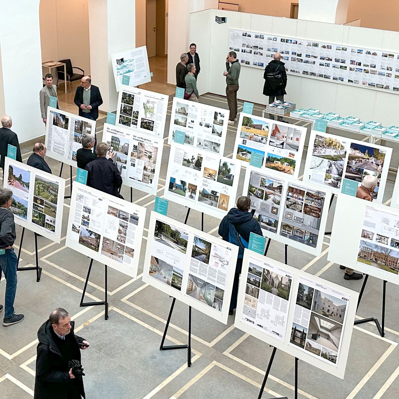 Westfälischer Preis für Baukultur 2025: Die Ausstellung ist im Landeshaus in Münster noch bis zum 30. April zu sehen. Foto: LWL/Martin Schmidt