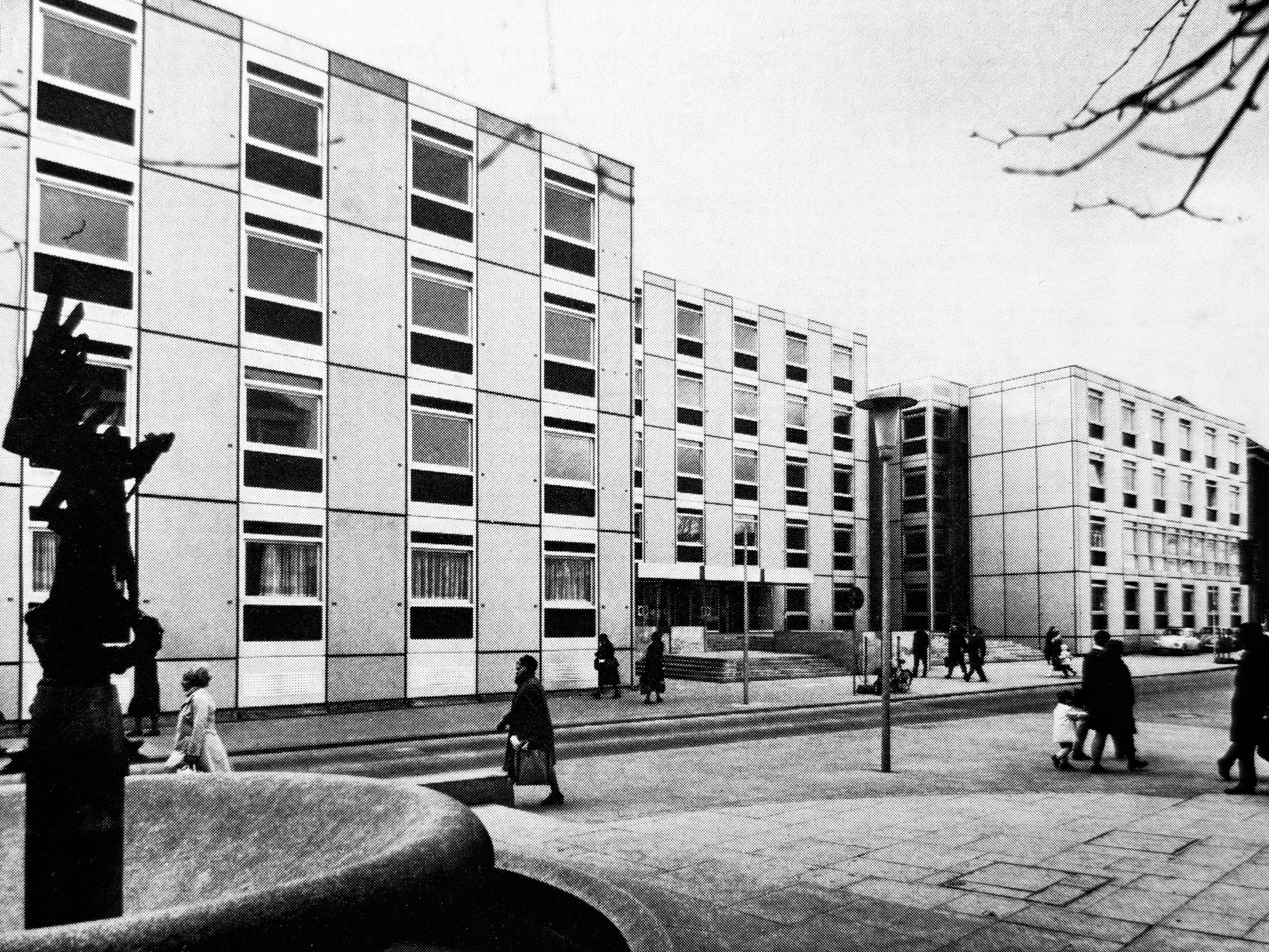 Bernhard Dirksmeier / Heinz Richter: Regierungsgebäude am Domplatz in Münster (1971) - Foto: Dieter Rensing